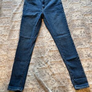 Levi’s 720 High Rise Super Skinny Jean - Size 29 - EUC